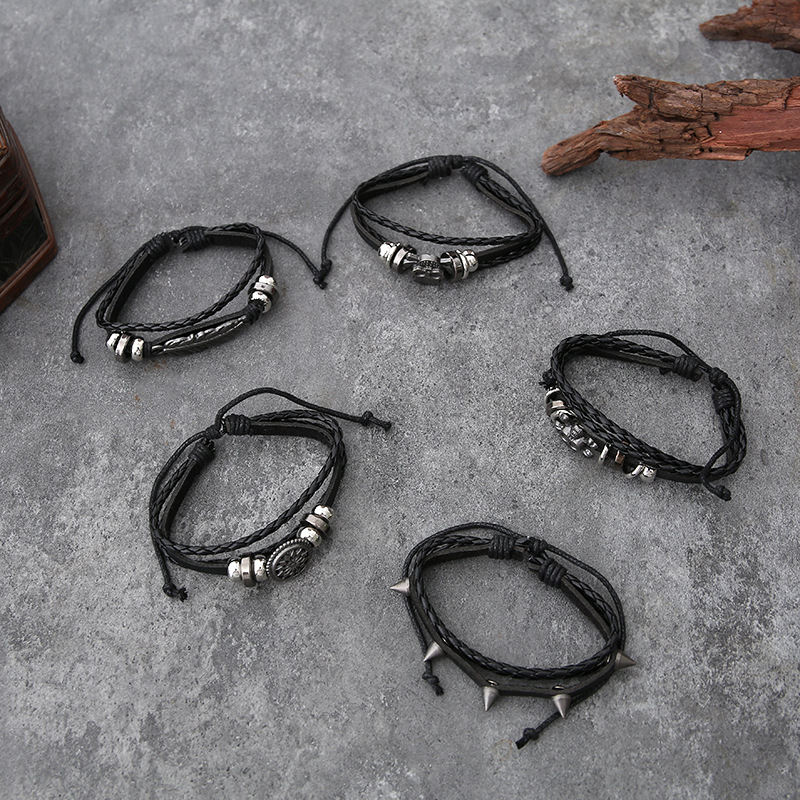 Dark Punk New Cowhide Buckle Bracelet Skull Bead Leather Bracelet Accessory