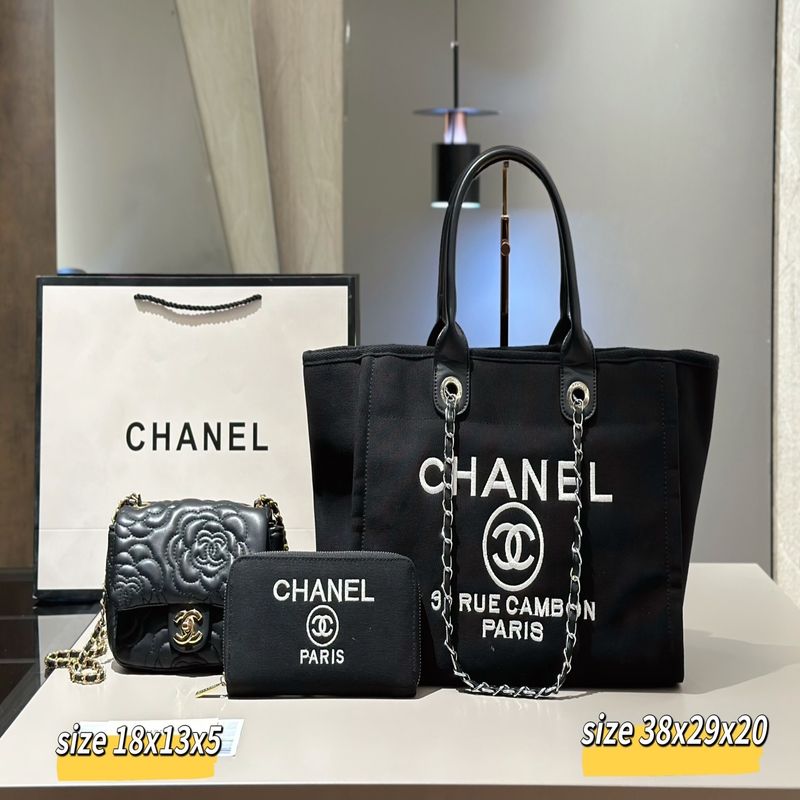 CHANEL handbag 3-piece set